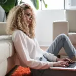 Pas bedre på kroppen i løbet af arbejdsdagen med disse 8 tips